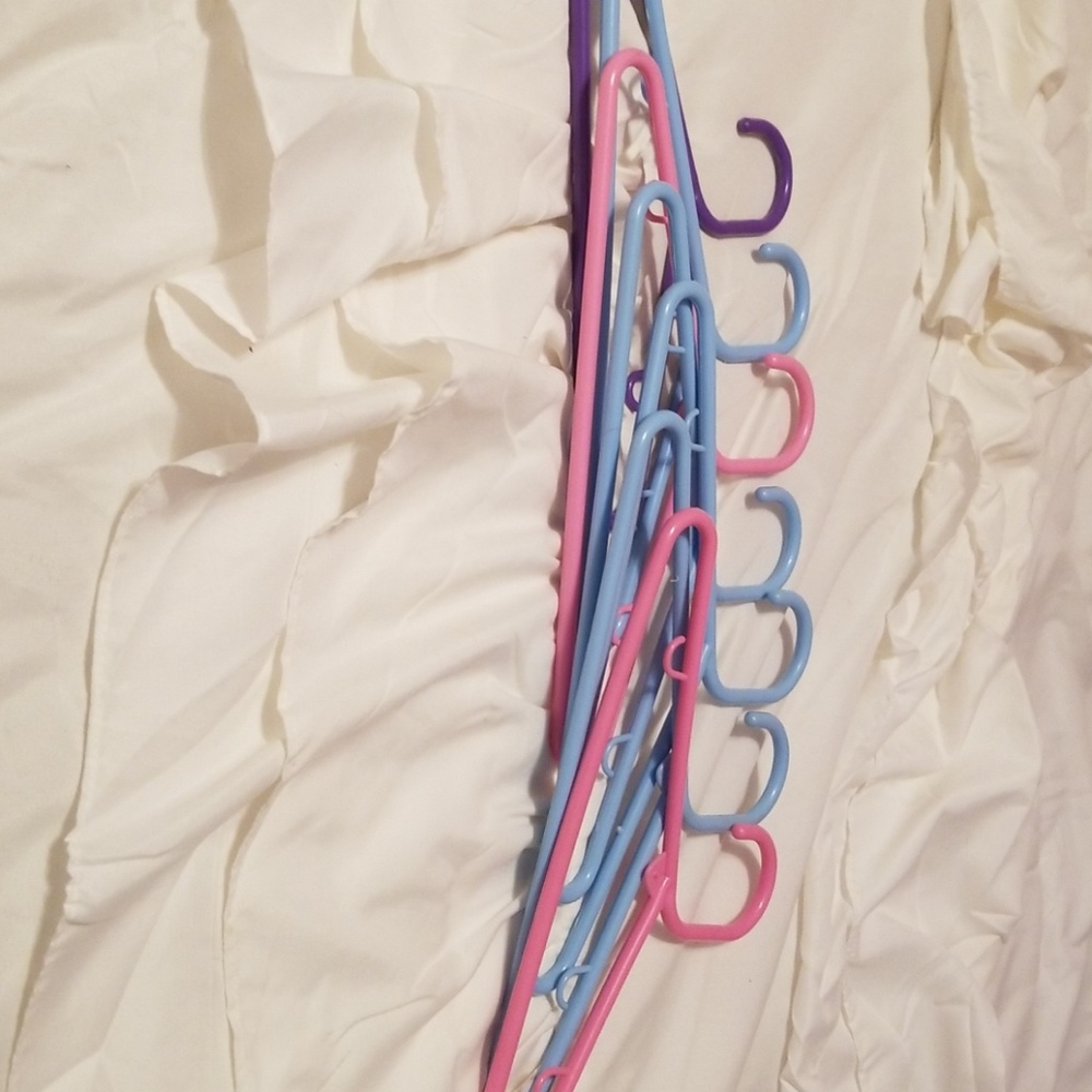 7 Children's plastic hangers
